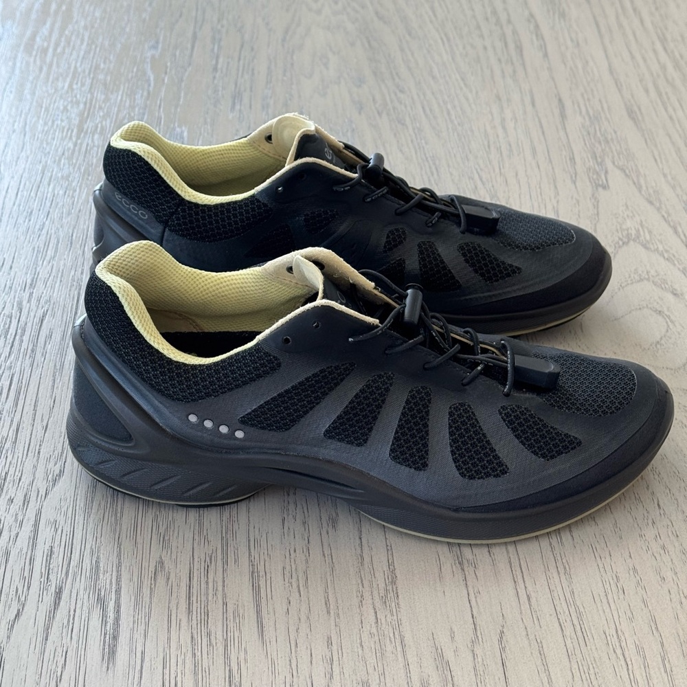 Ecco Biom Fjuel Black and Gray Sneaker shoes size women’s 7 - Picture 3 of 7